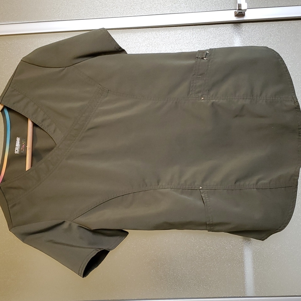 OLIVE GREEN SCRUBS TOP
